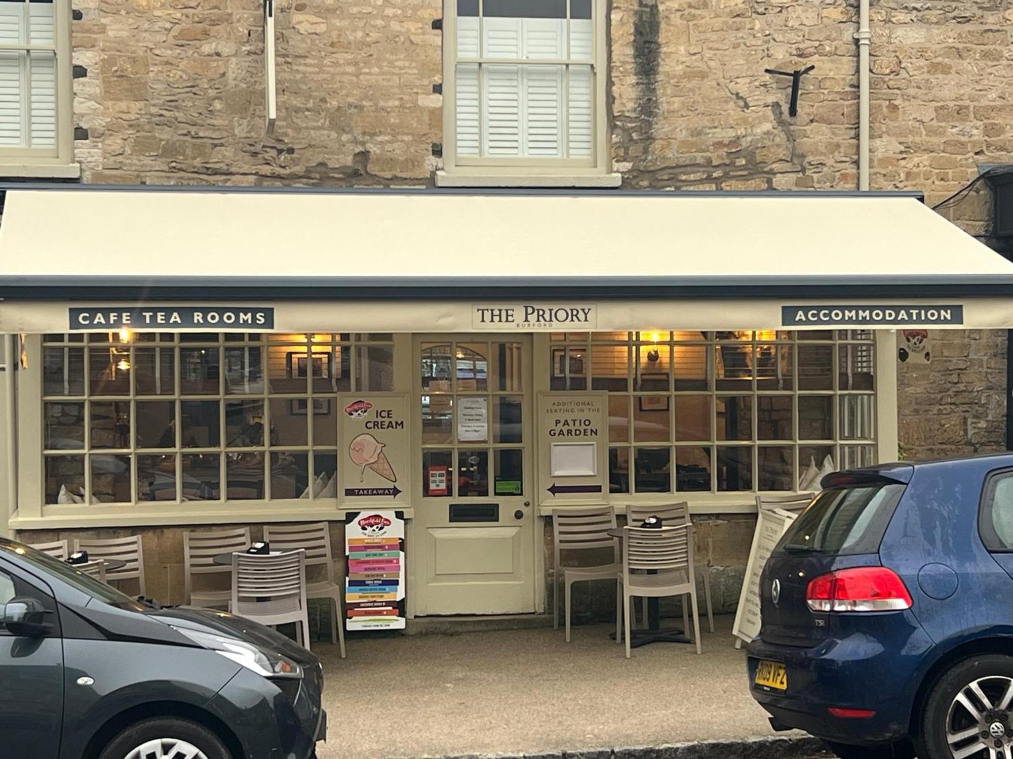 Priory Tearooms Burford With Rooms Екстериор снимка