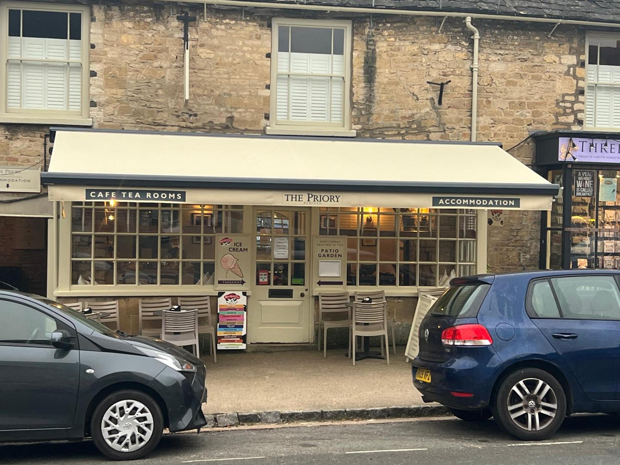 Priory Tearooms Burford With Rooms Екстериор снимка