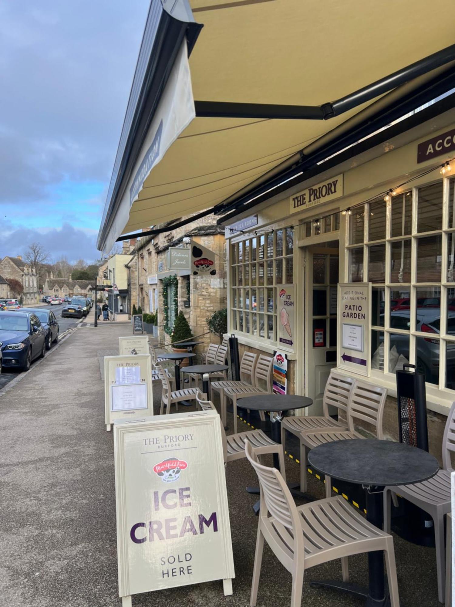 Priory Tearooms Burford With Rooms Екстериор снимка