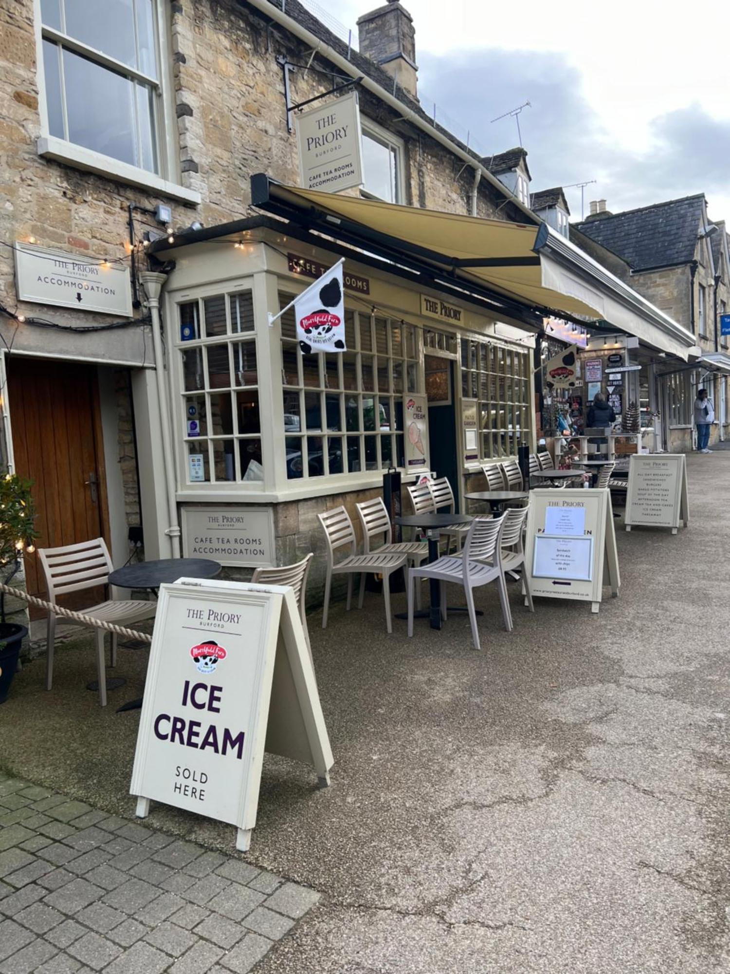 Priory Tearooms Burford With Rooms Екстериор снимка