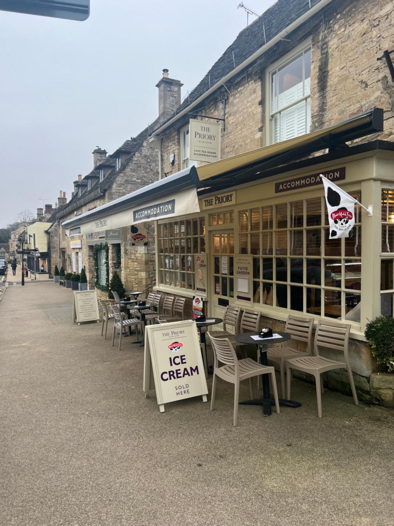 Priory Tearooms Burford With Rooms Екстериор снимка