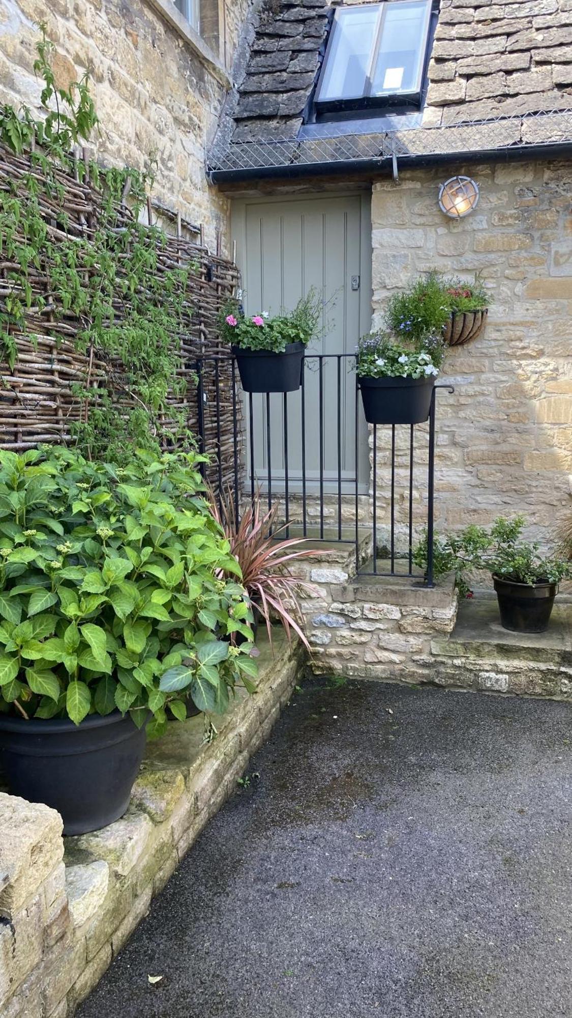 Priory Tearooms Burford With Rooms Екстериор снимка
