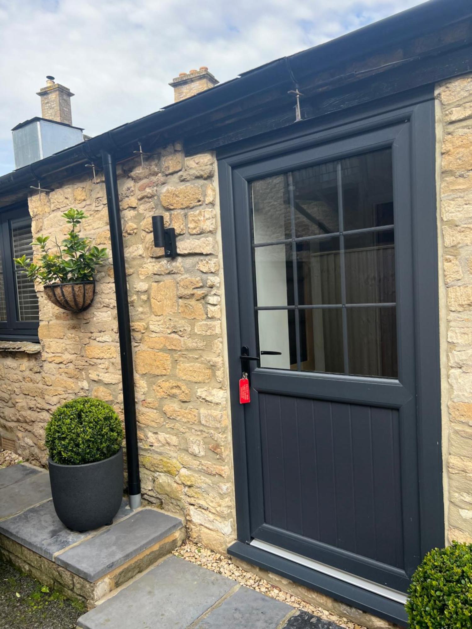 Priory Tearooms Burford With Rooms Екстериор снимка