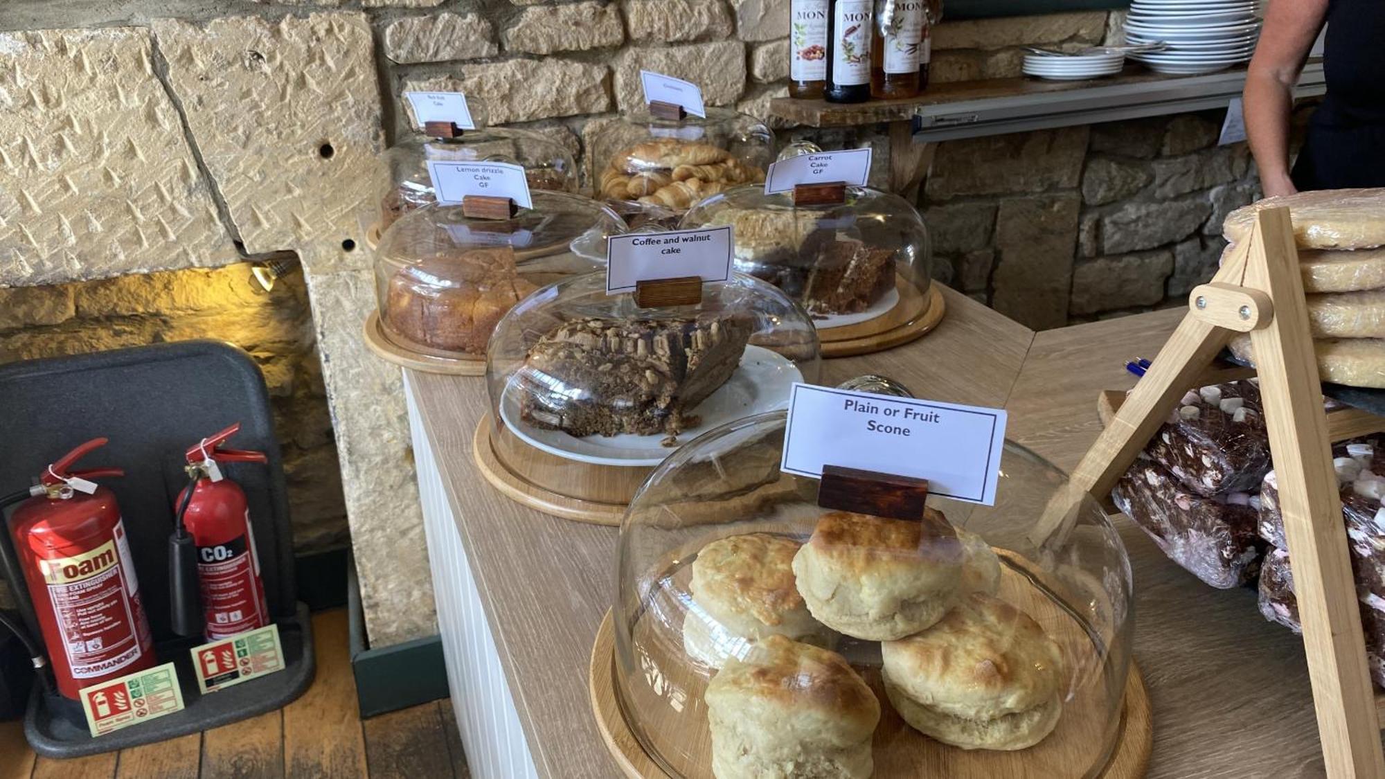 Priory Tearooms Burford With Rooms Екстериор снимка
