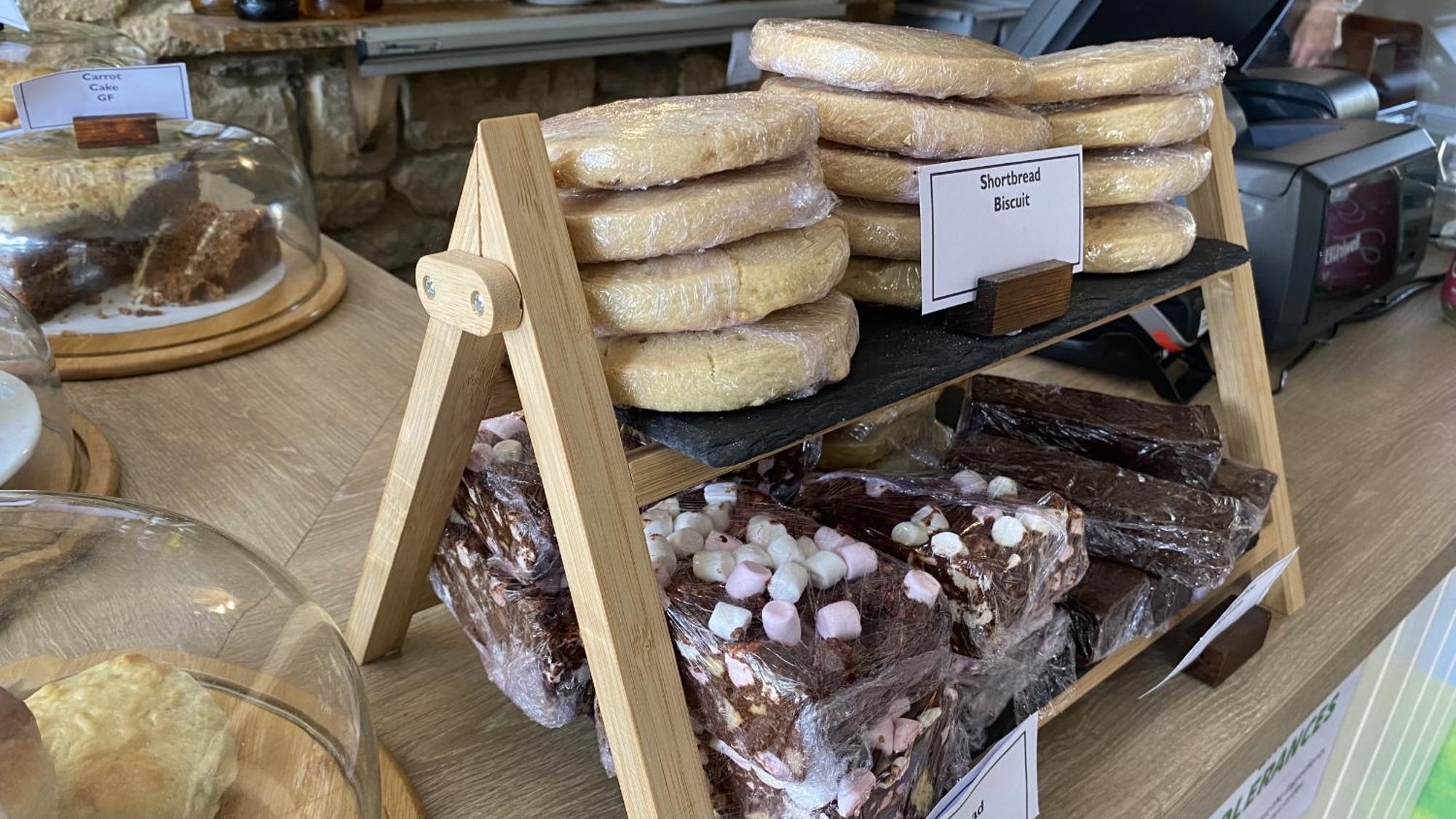 Priory Tearooms Burford With Rooms Екстериор снимка