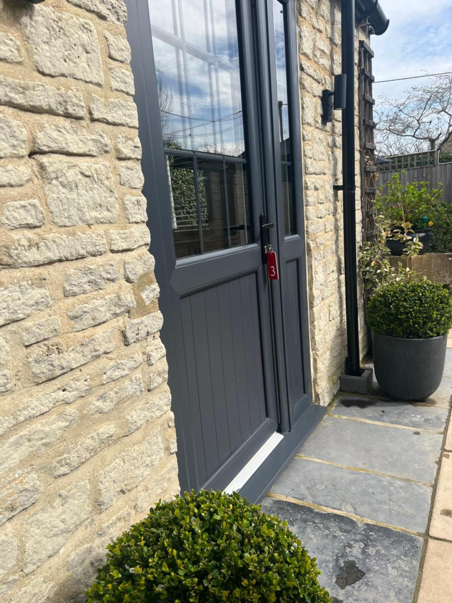 Priory Tearooms Burford With Rooms Екстериор снимка
