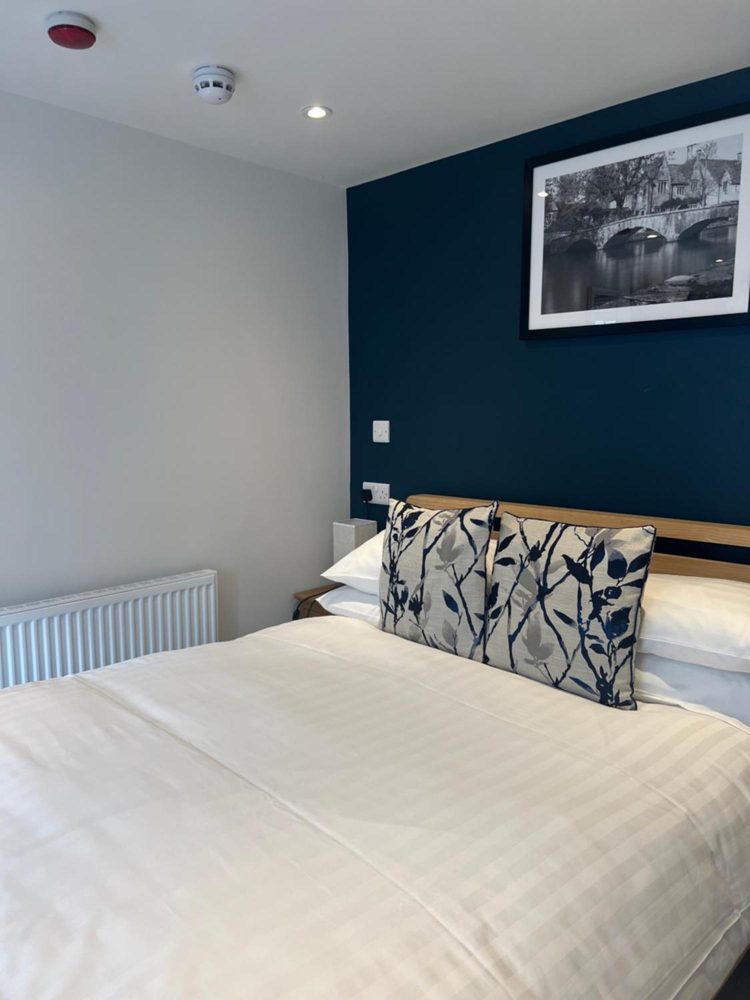 Priory Tearooms Burford With Rooms Екстериор снимка