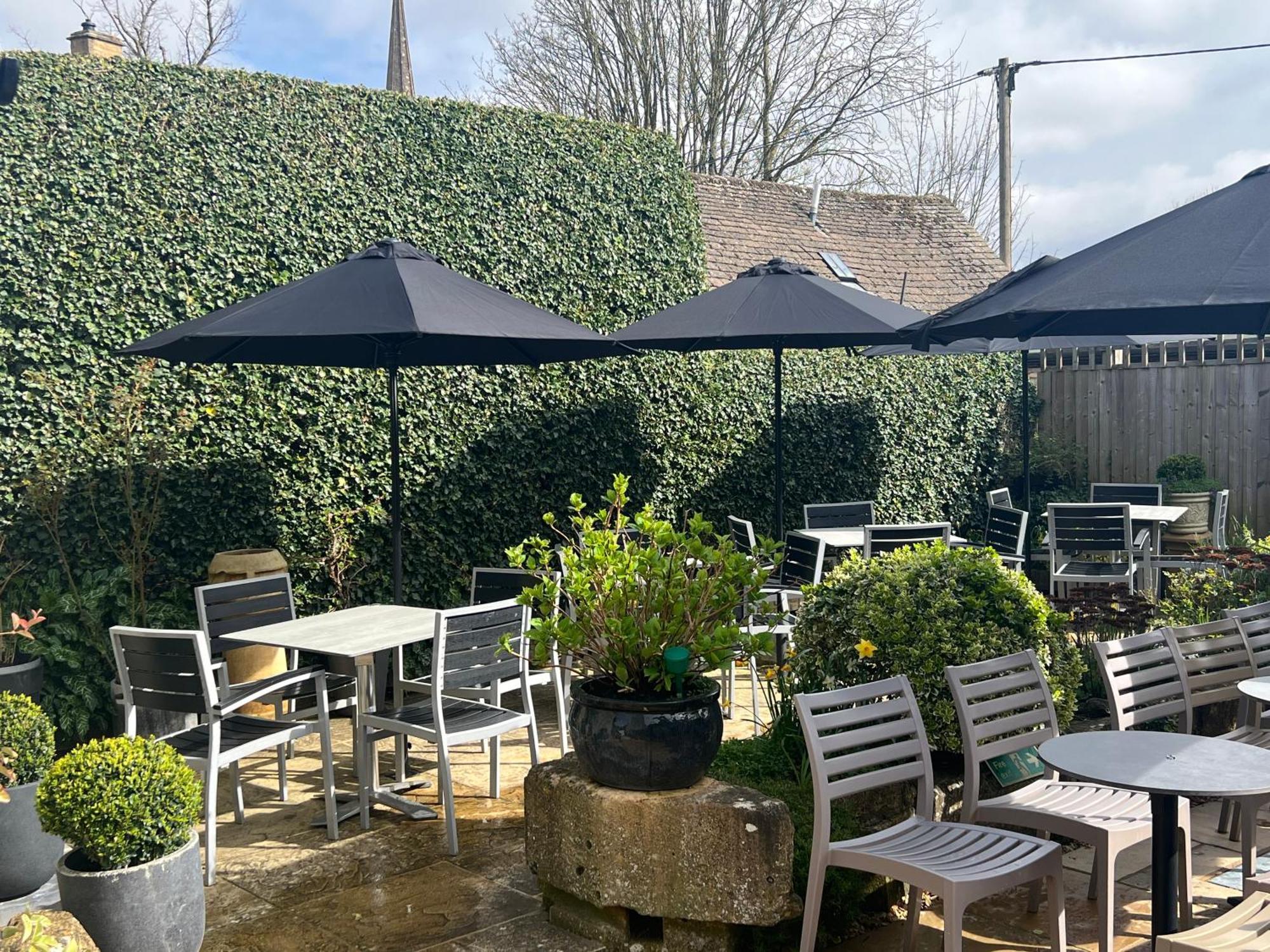 Priory Tearooms Burford With Rooms Екстериор снимка