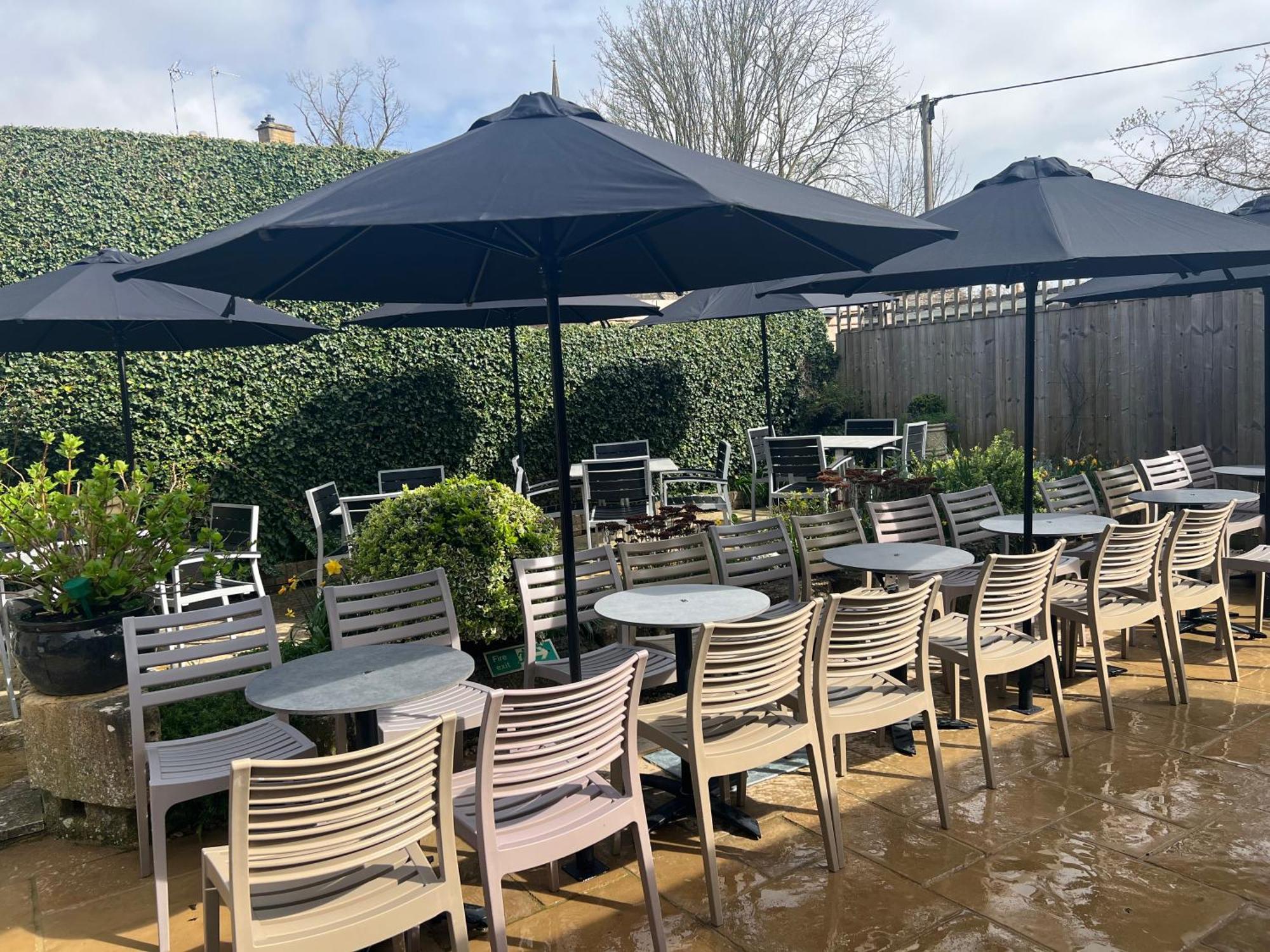 Priory Tearooms Burford With Rooms Екстериор снимка