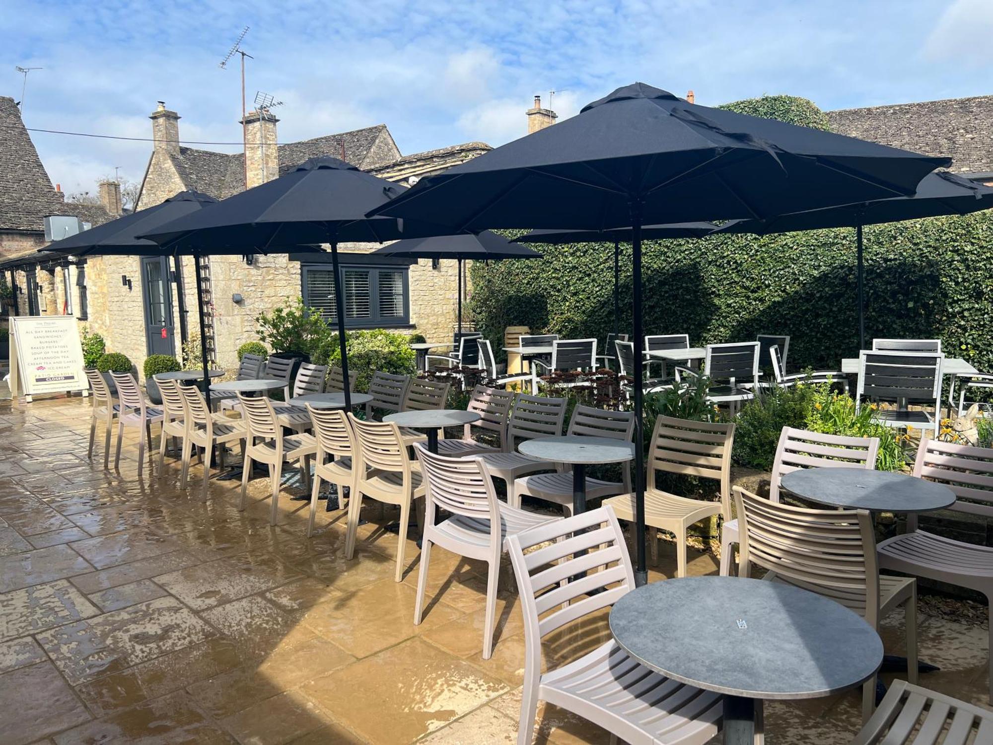 Priory Tearooms Burford With Rooms Екстериор снимка