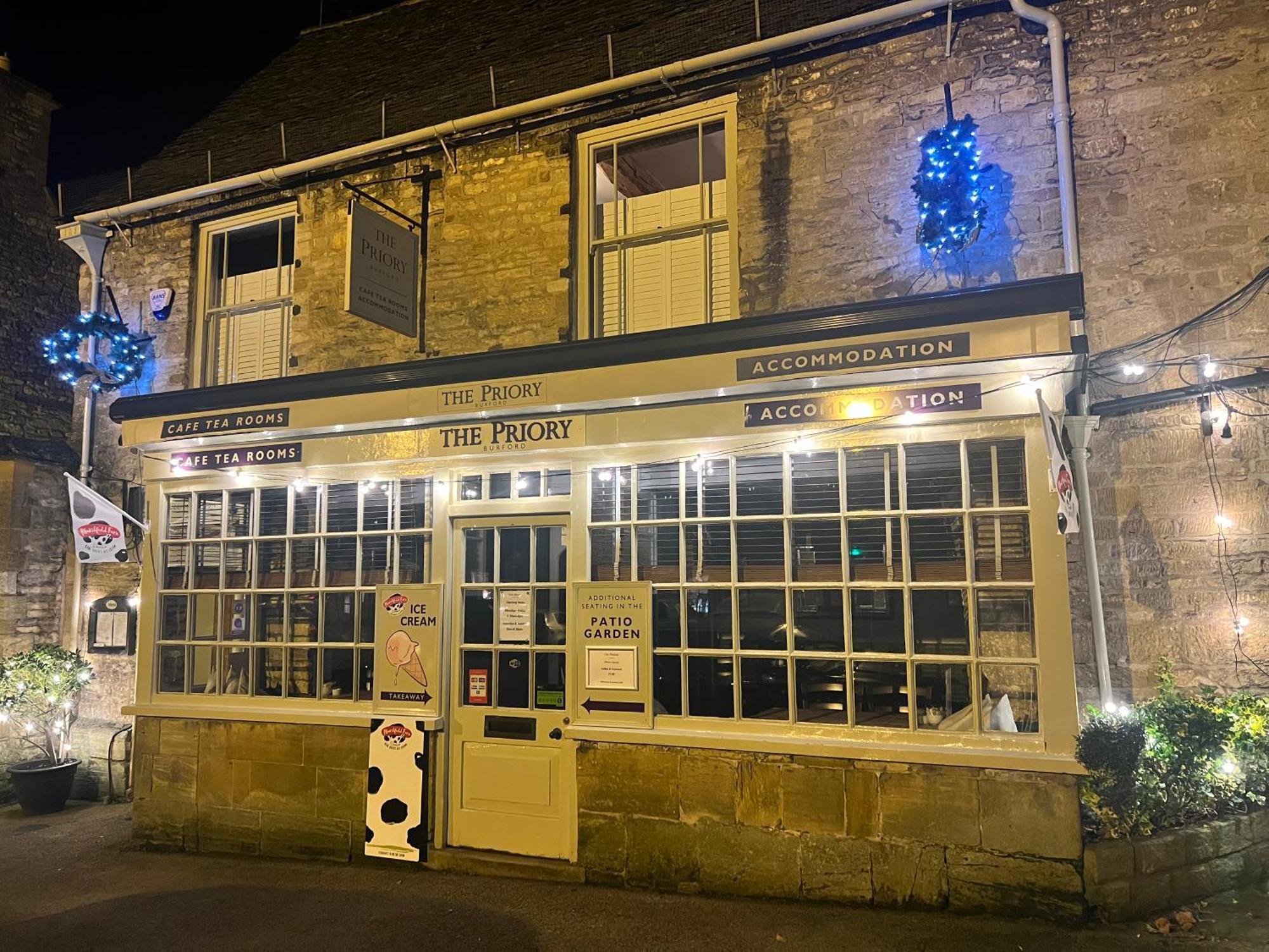 Priory Tearooms Burford With Rooms Екстериор снимка