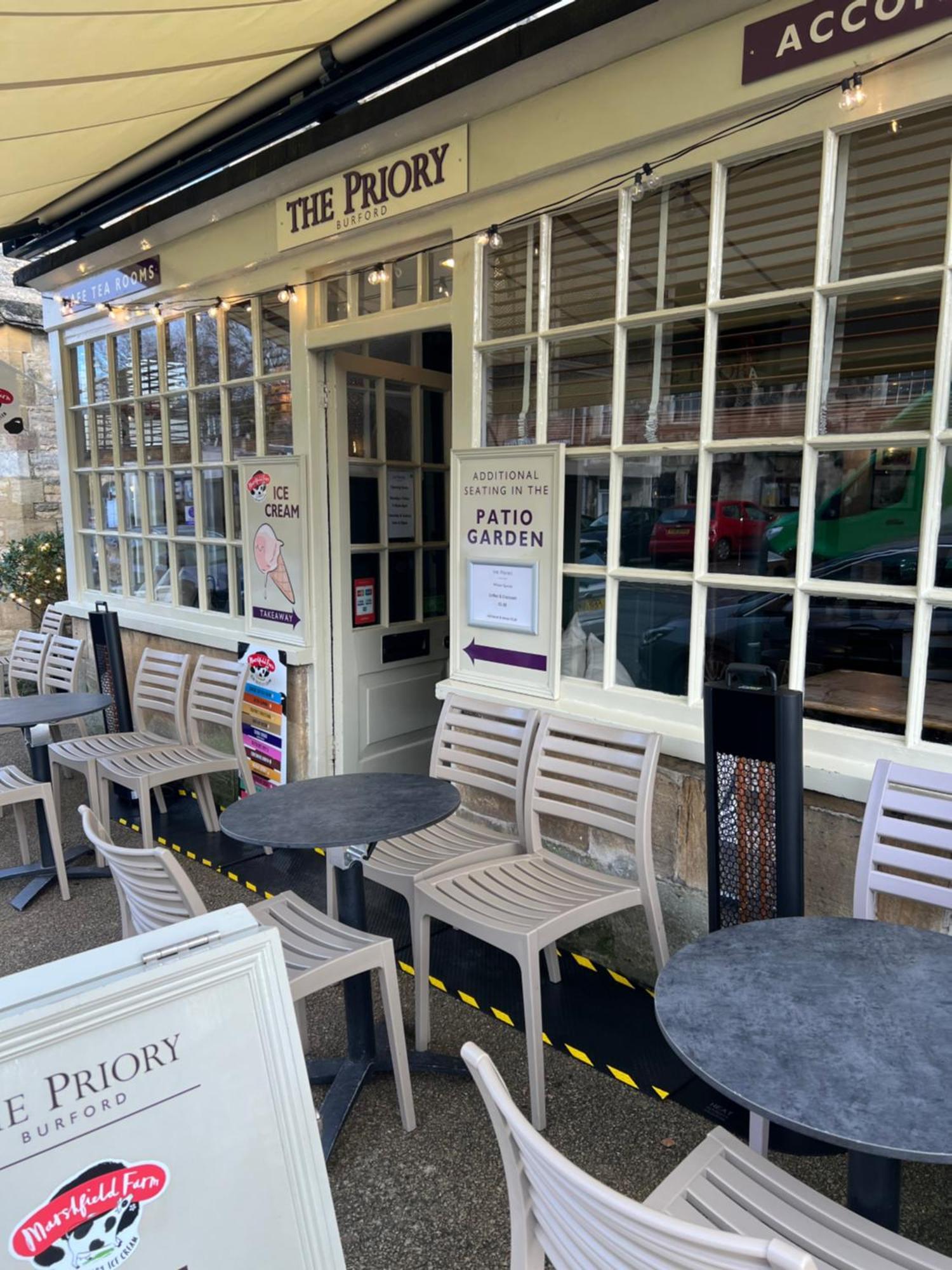 Priory Tearooms Burford With Rooms Екстериор снимка