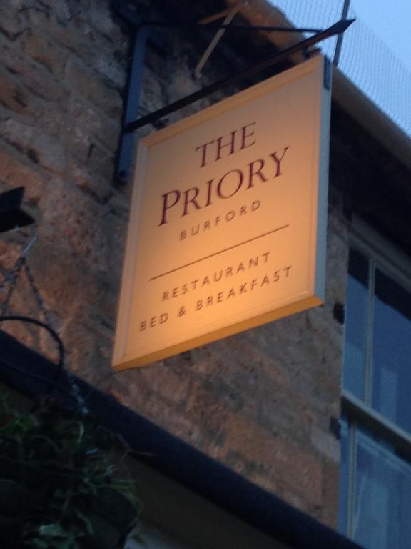 Priory Tearooms Burford With Rooms Екстериор снимка