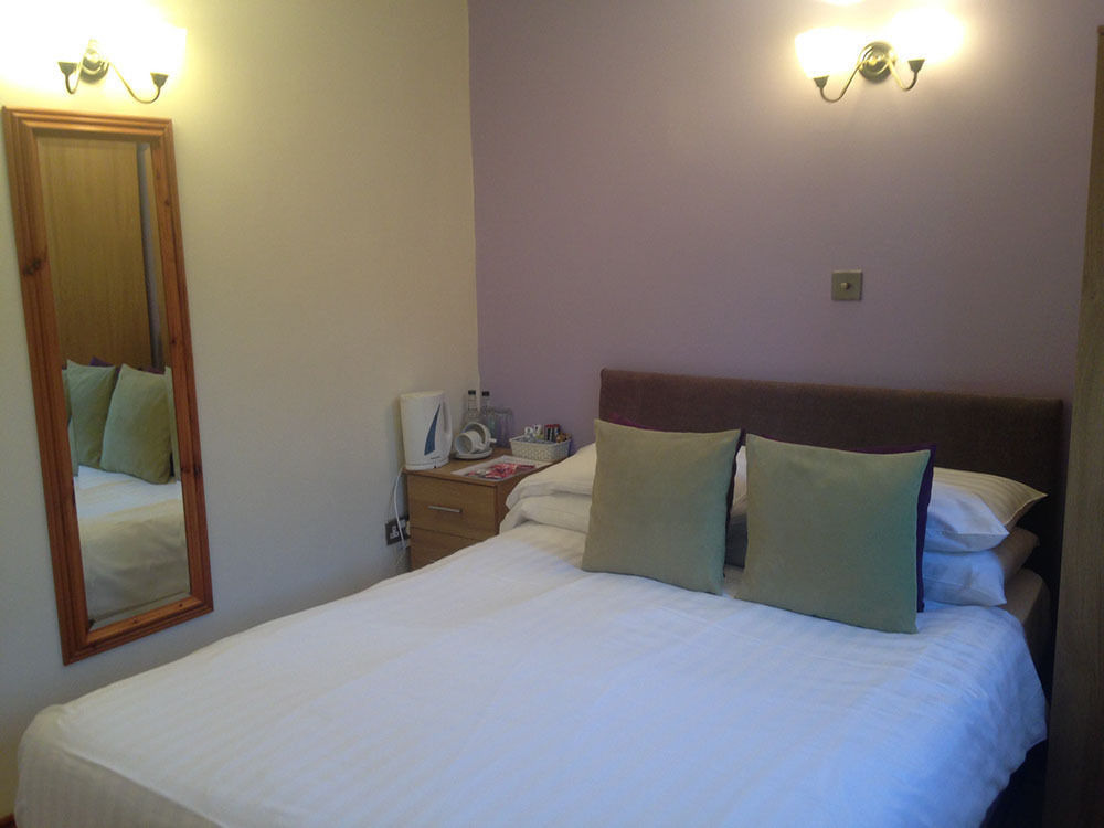 Priory Tearooms Burford With Rooms Екстериор снимка